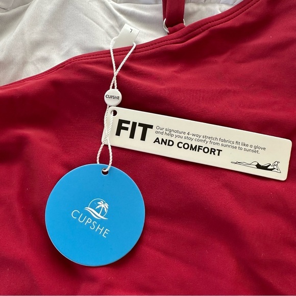 NWT Cupshe size Large Dark Red Shirred One Piece Swimsuit Lined Adjustable New - Picture 3 of 6